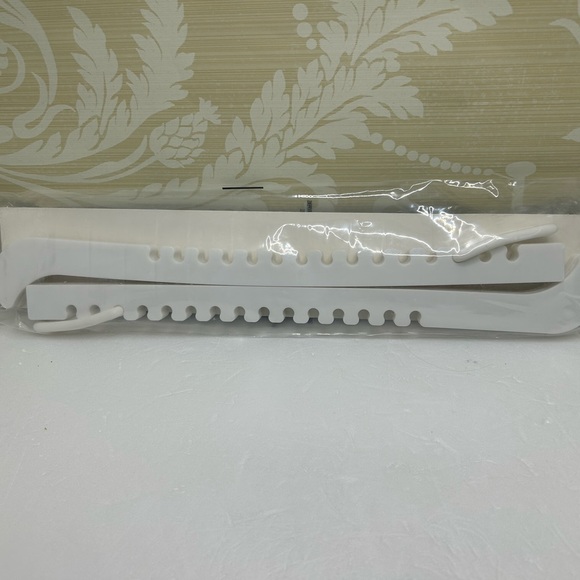 Figure Skate White Guards Adjustable To Any Size - Picture 2 of 3
